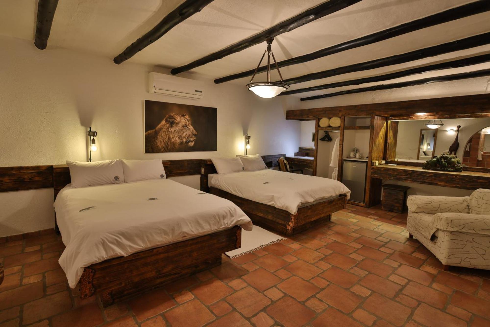 Mount Etjo Safari Lodge Kalkfeld Екстериор снимка