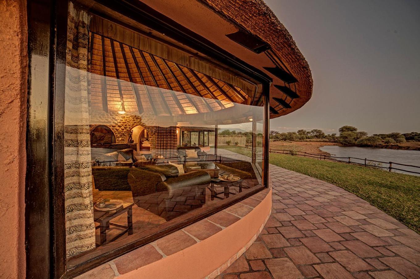 Mount Etjo Safari Lodge Kalkfeld Екстериор снимка