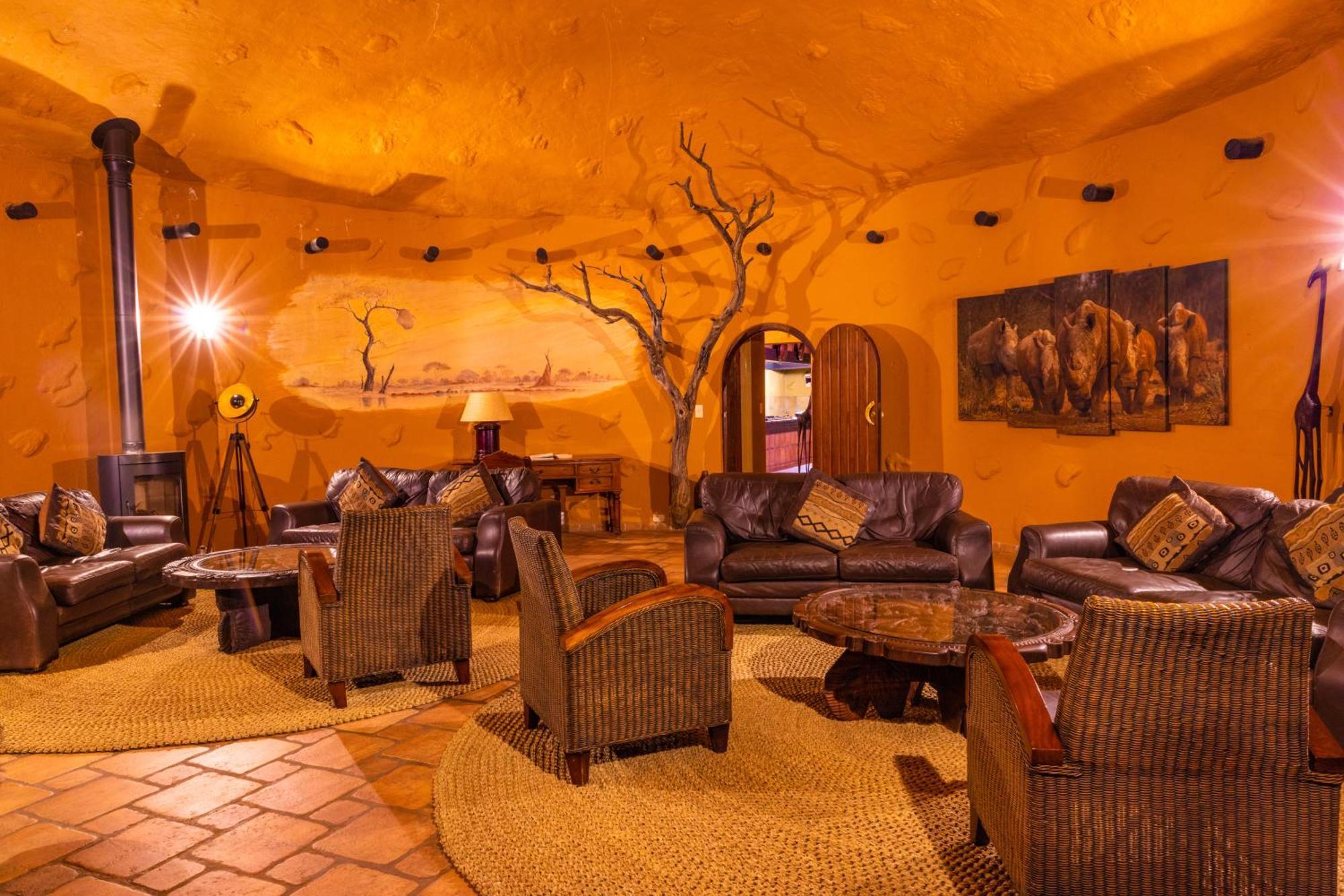 Mount Etjo Safari Lodge Kalkfeld Екстериор снимка