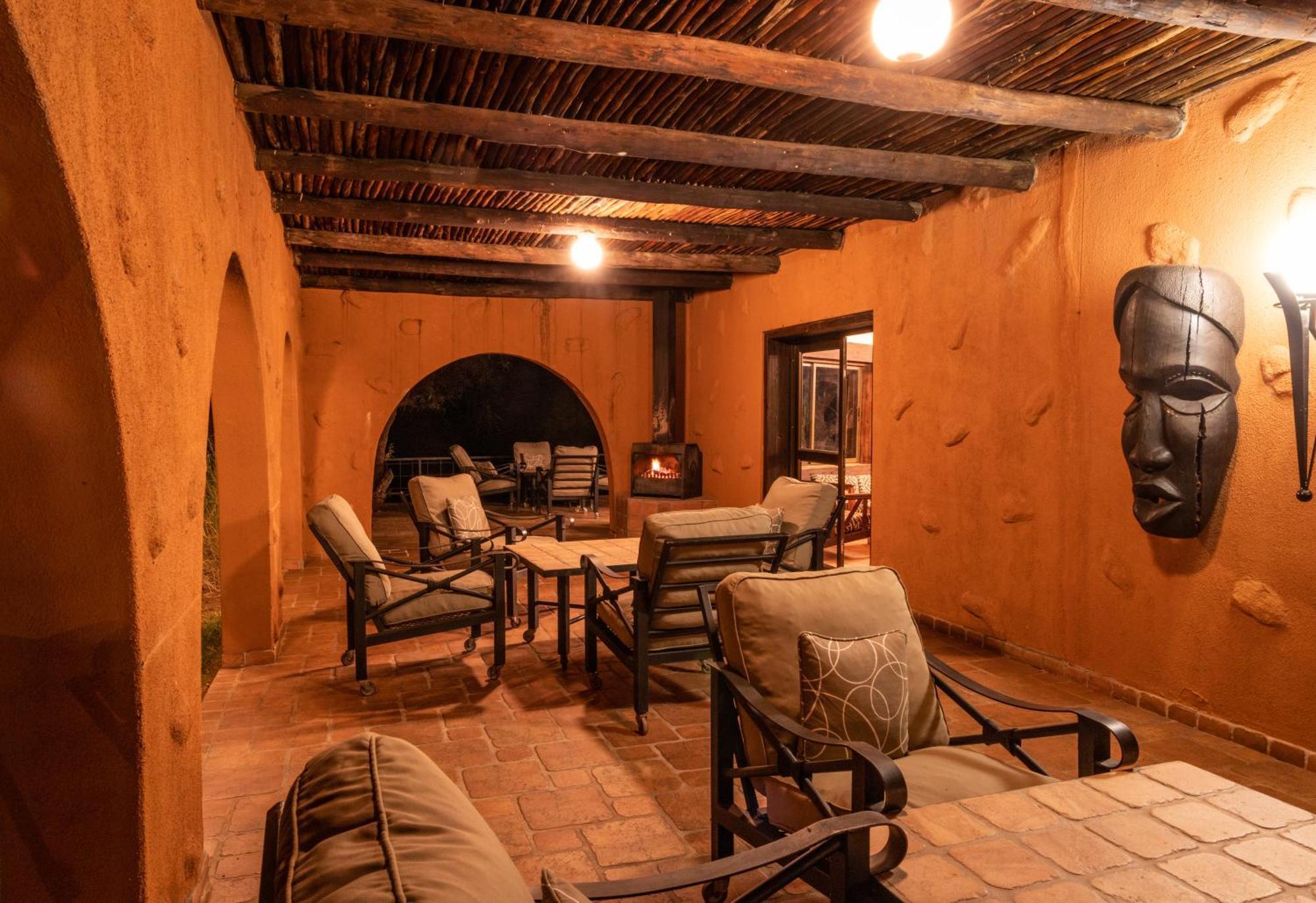 Mount Etjo Safari Lodge Kalkfeld Екстериор снимка