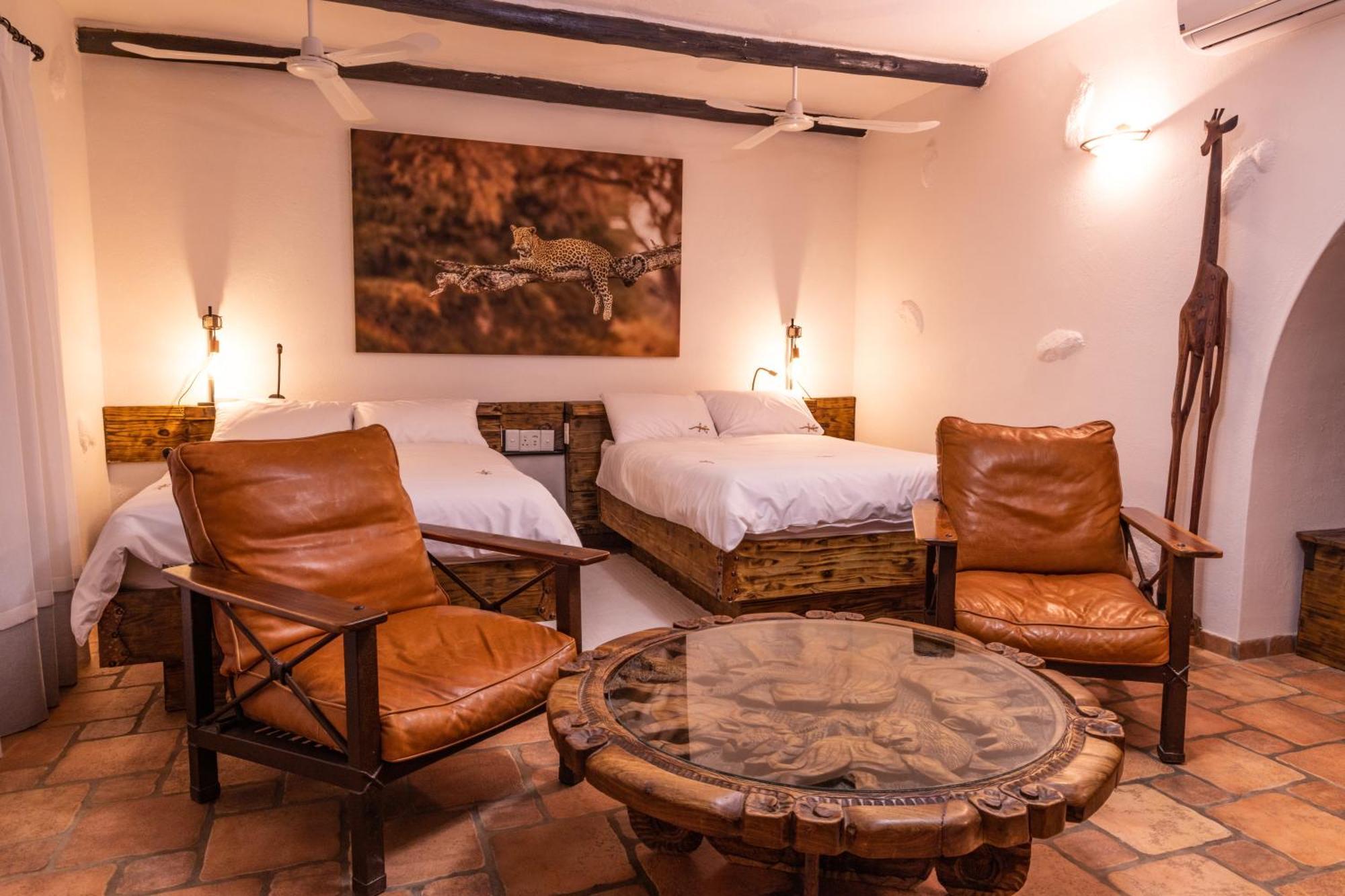 Mount Etjo Safari Lodge Kalkfeld Екстериор снимка