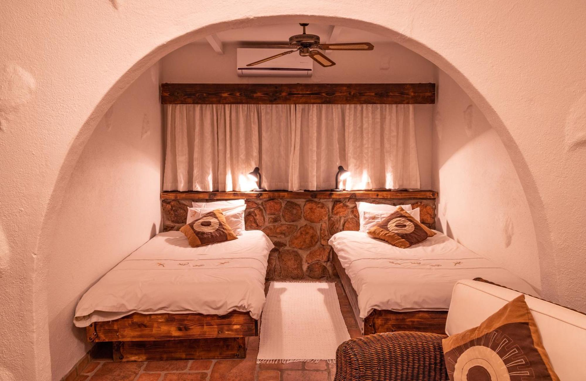 Mount Etjo Safari Lodge Kalkfeld Екстериор снимка
