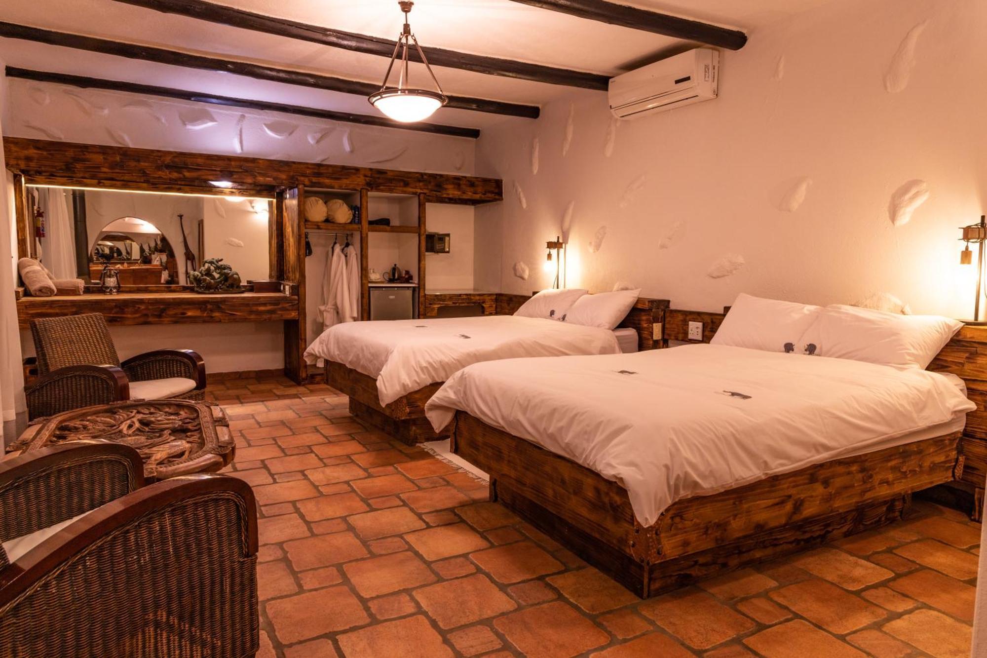 Mount Etjo Safari Lodge Kalkfeld Екстериор снимка