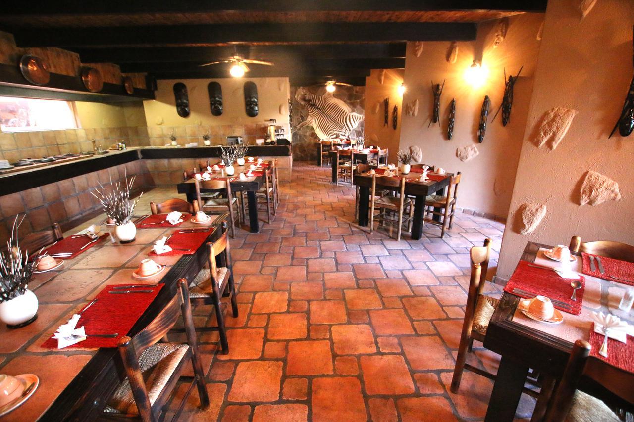 Mount Etjo Safari Lodge Kalkfeld Екстериор снимка